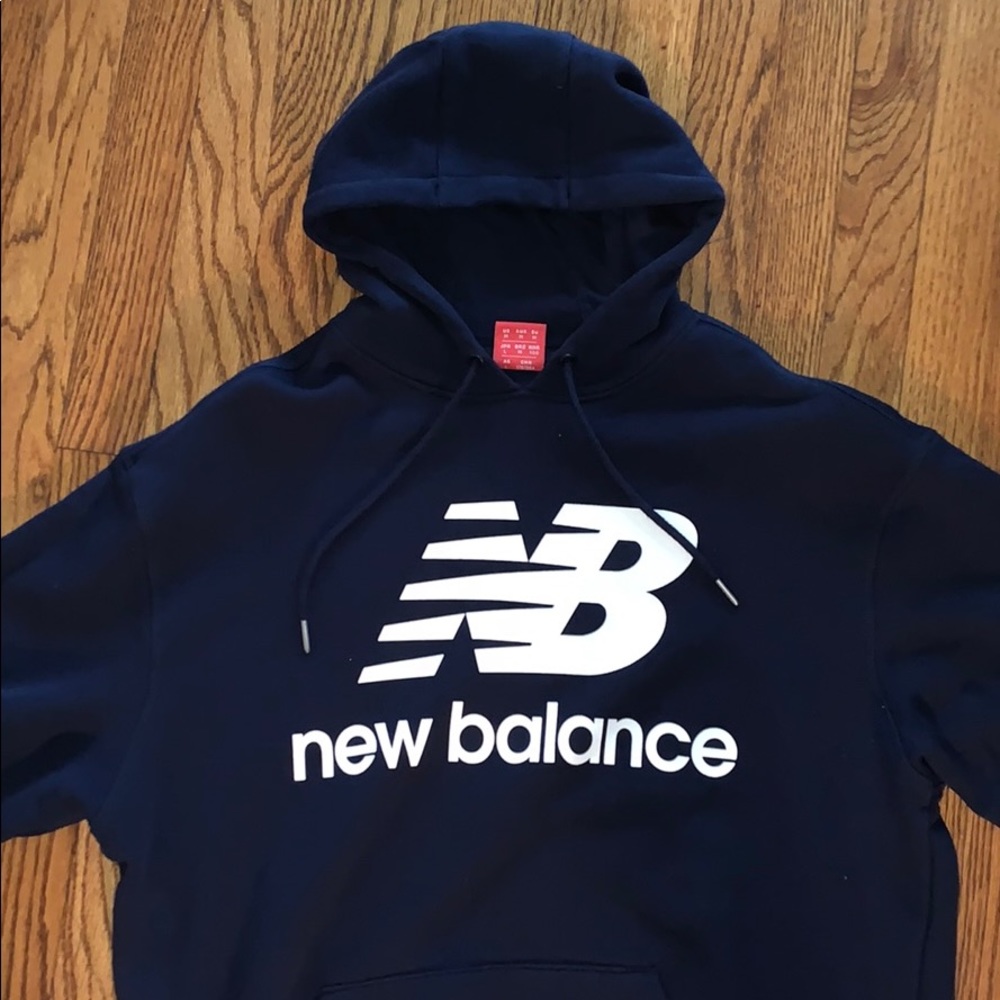 New Balance Men’s navy blue hoodie size Medium